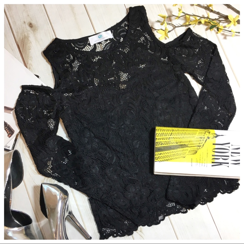 Lace cold shoulder long sleeve top - Picture 2 of 5